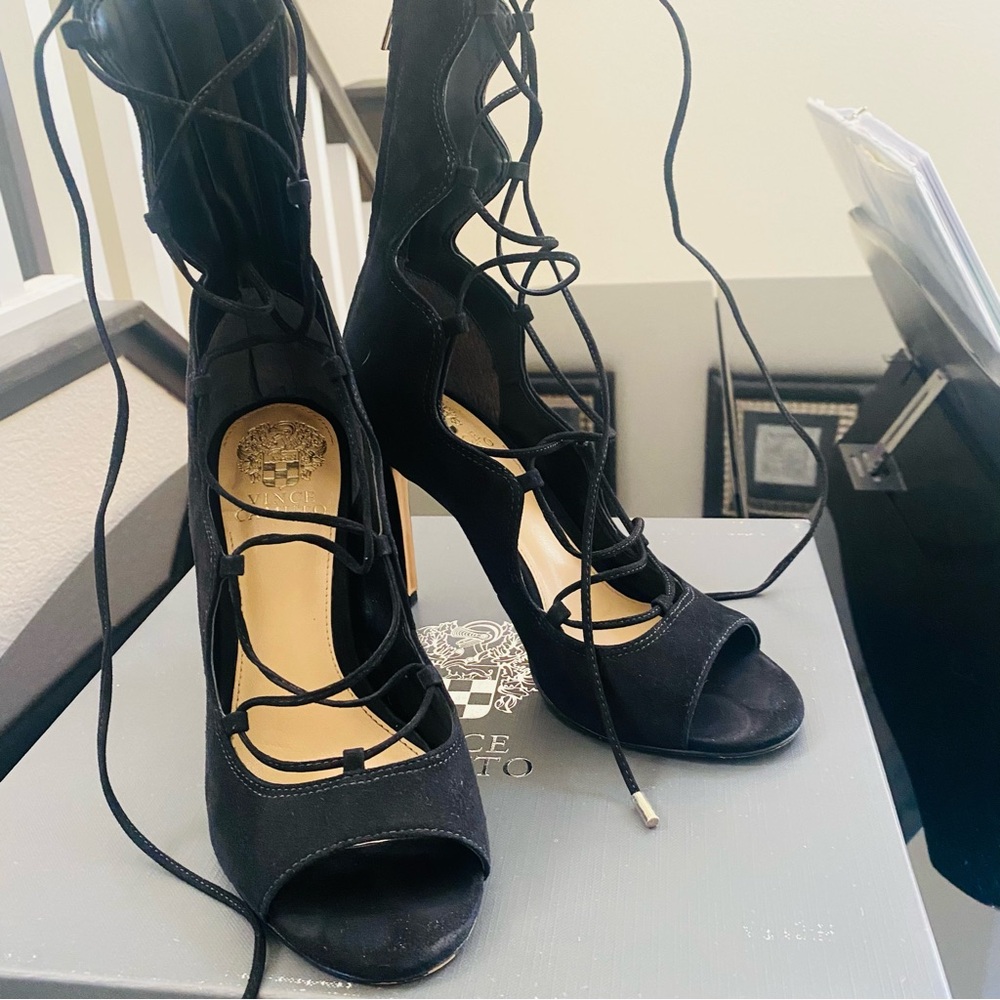 VINCE CAMUTO MISTAL Black Lancaster Suede Lace-up heels 7M